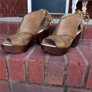 Free People Tan Leather Wedges